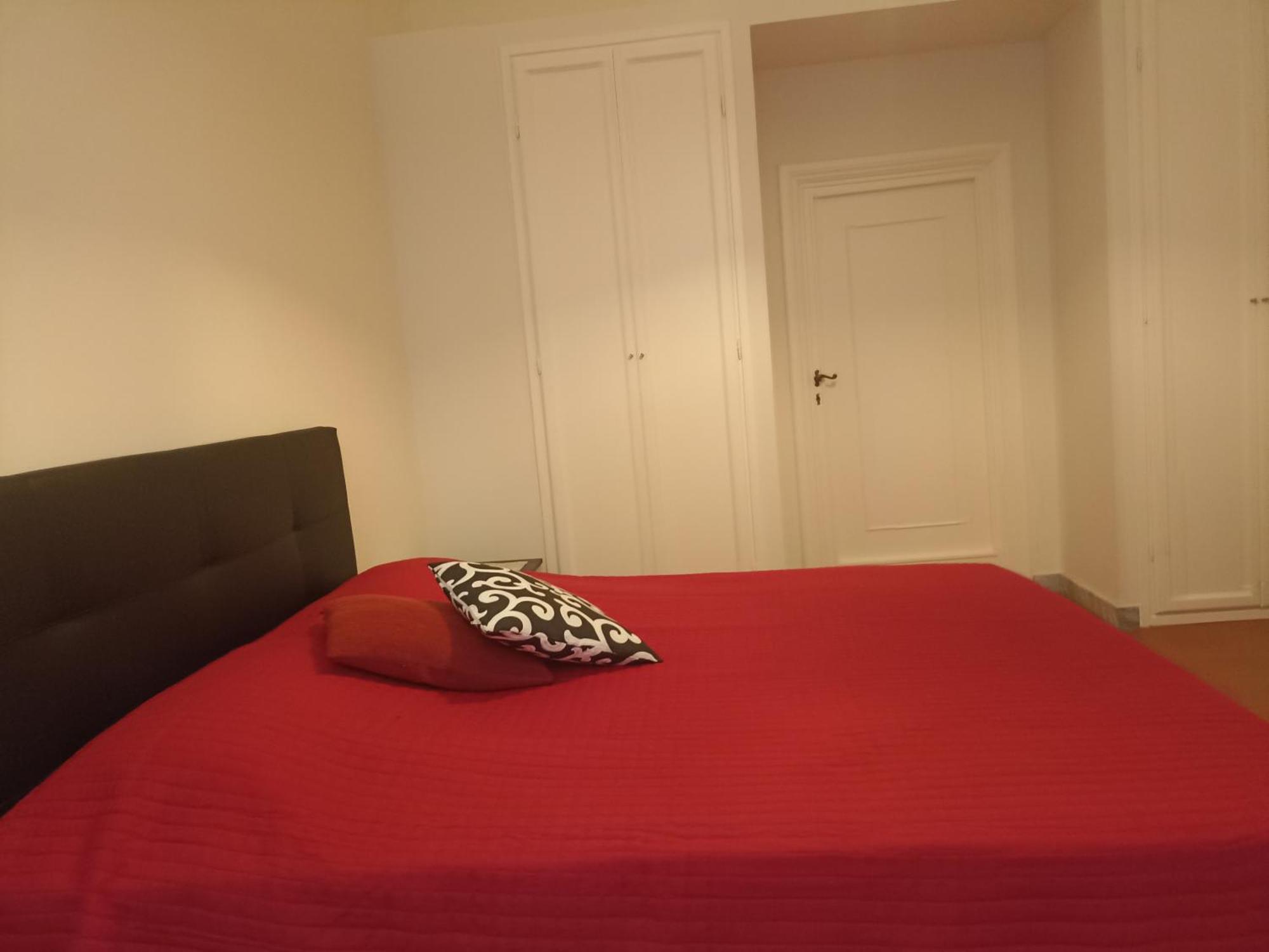 Gem In The City Center Of Lucca With Air Conditioning - Exclusive Ground Floor House Inside The Walls Close To Botanical Garden And Piazza San Martino Villa Bagian luar foto