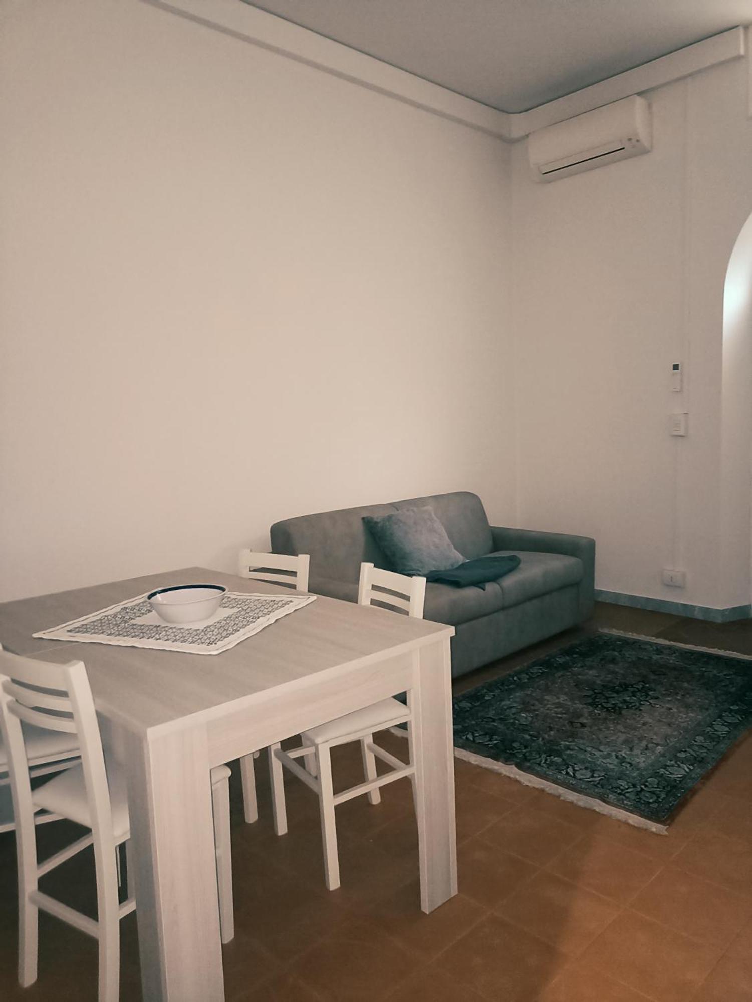 Gem In The City Center Of Lucca With Air Conditioning - Exclusive Ground Floor House Inside The Walls Close To Botanical Garden And Piazza San Martino Villa Bagian luar foto